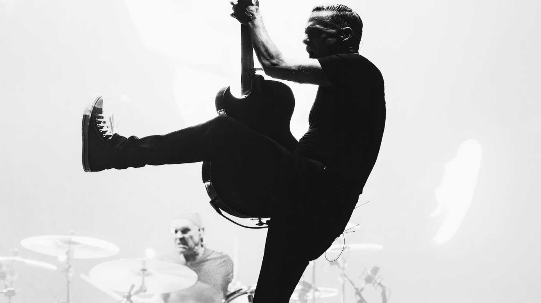 Bryan Adams - Bryan Adams: Roll With The Punches