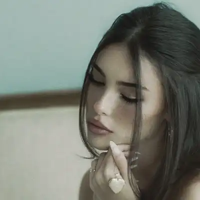 Madison Beer - Madison Beer VIP