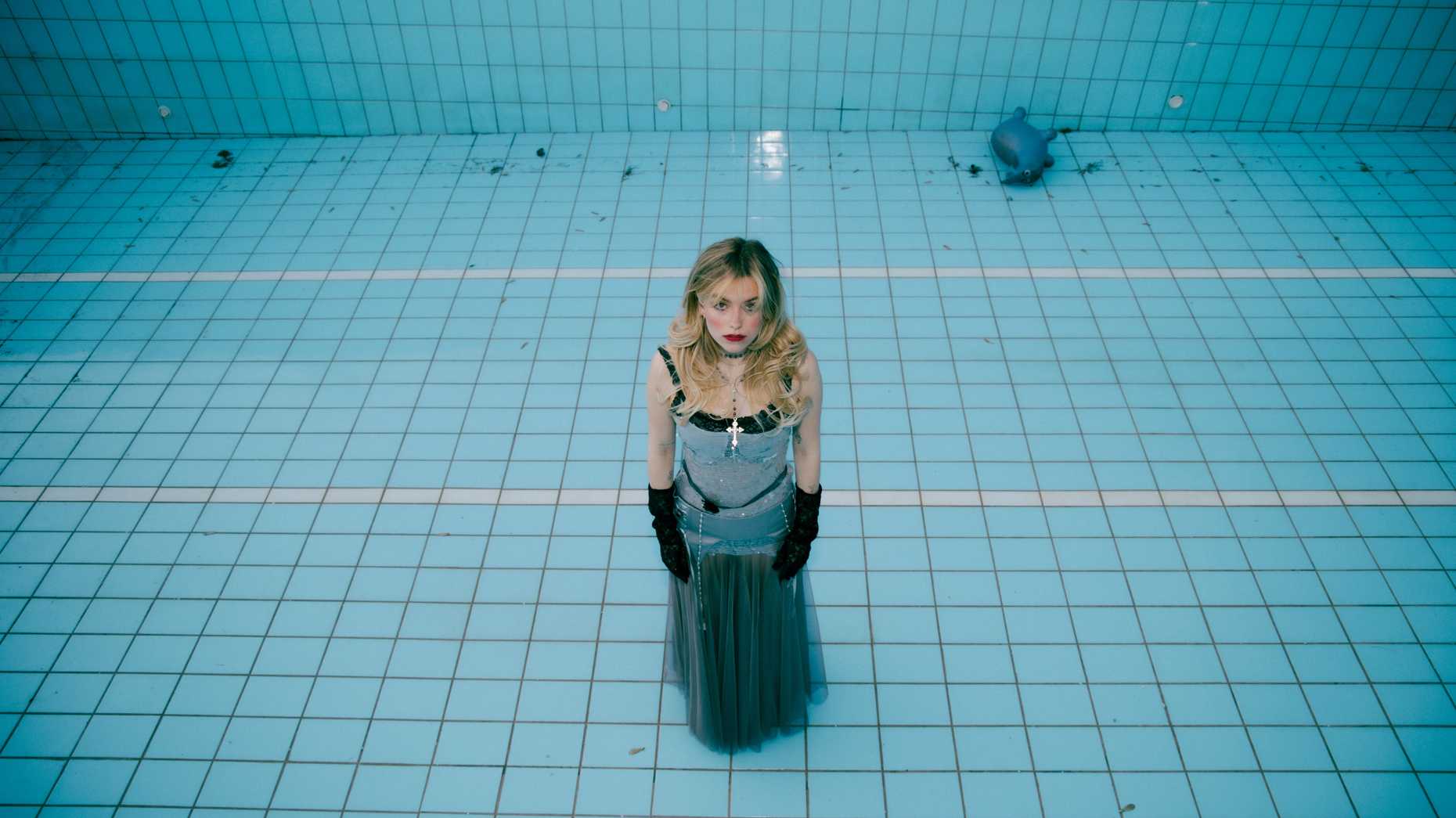 Eileen Alister - Eileen Alister