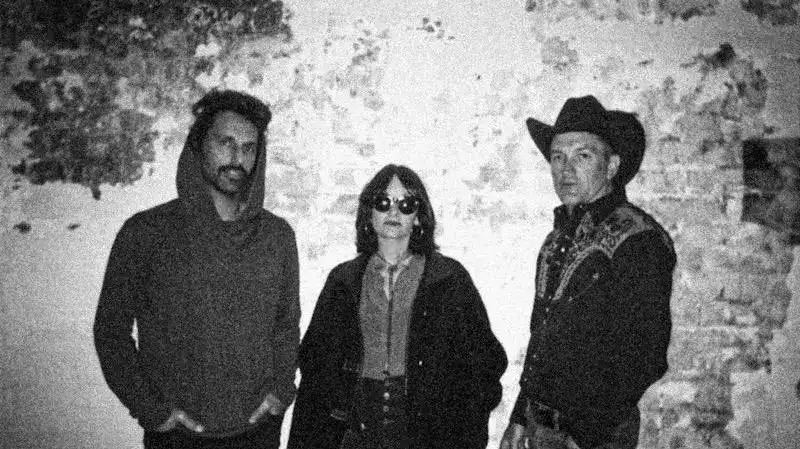 Howling Bells - Howling Bells